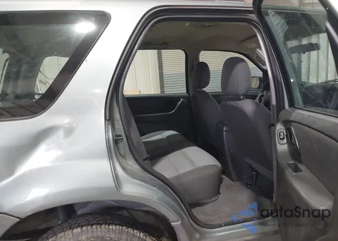 2005 Ford Escape Xls z USA, uszkodzony, nr VIN 1FMYU02Z95KB12256